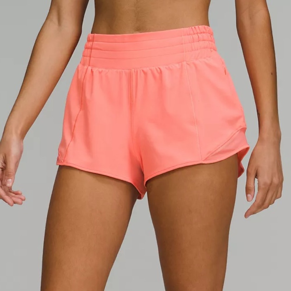 Lululemon hotty hot size 6 HR 2.5 inch